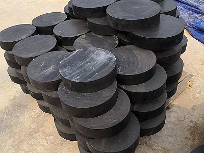 海安市板式橡胶支座由若干层橡胶片与薄钢板经加压硫化